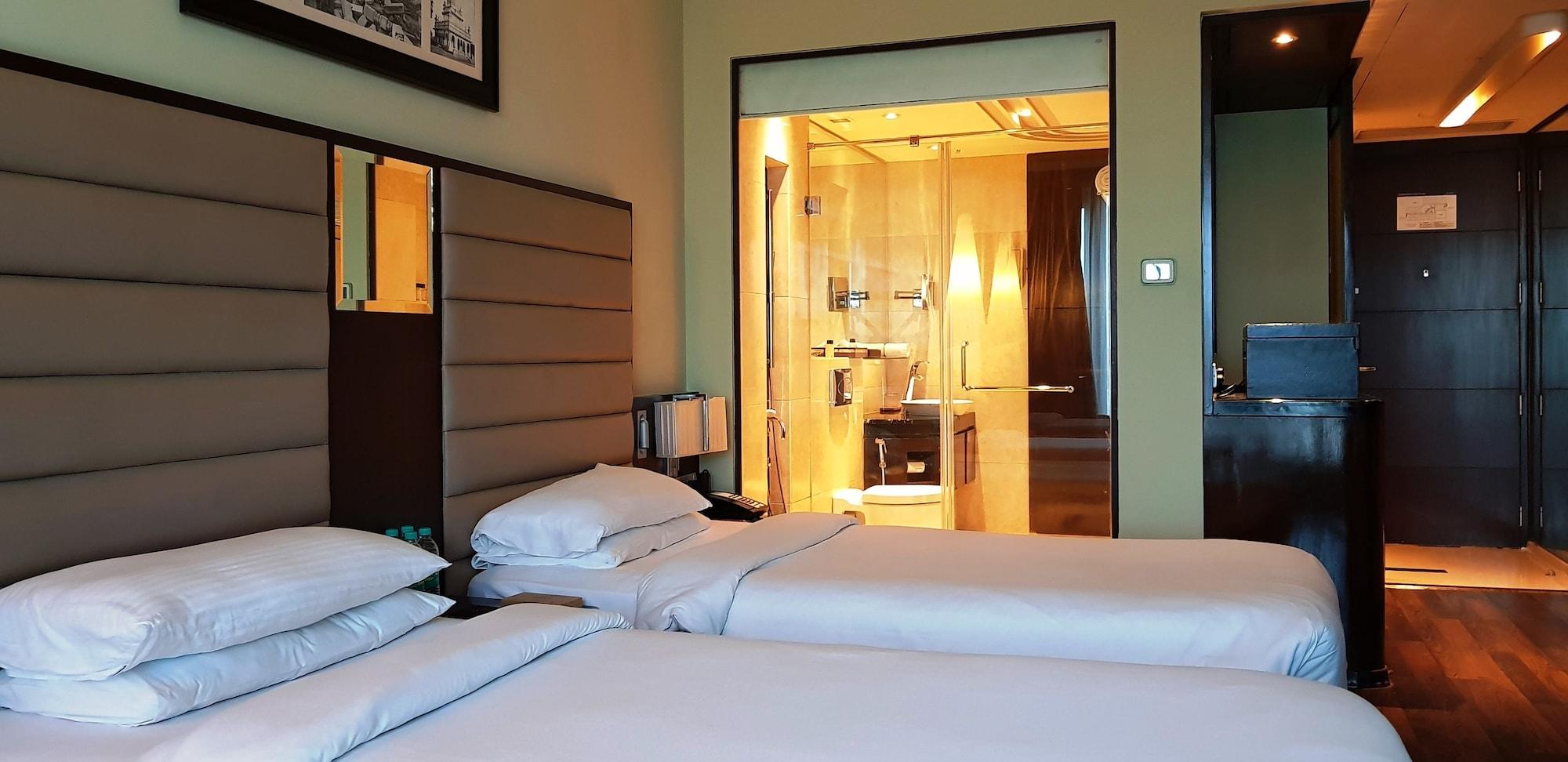 Hotel Vivanta Hyderabad, Begumpet Hyderabad