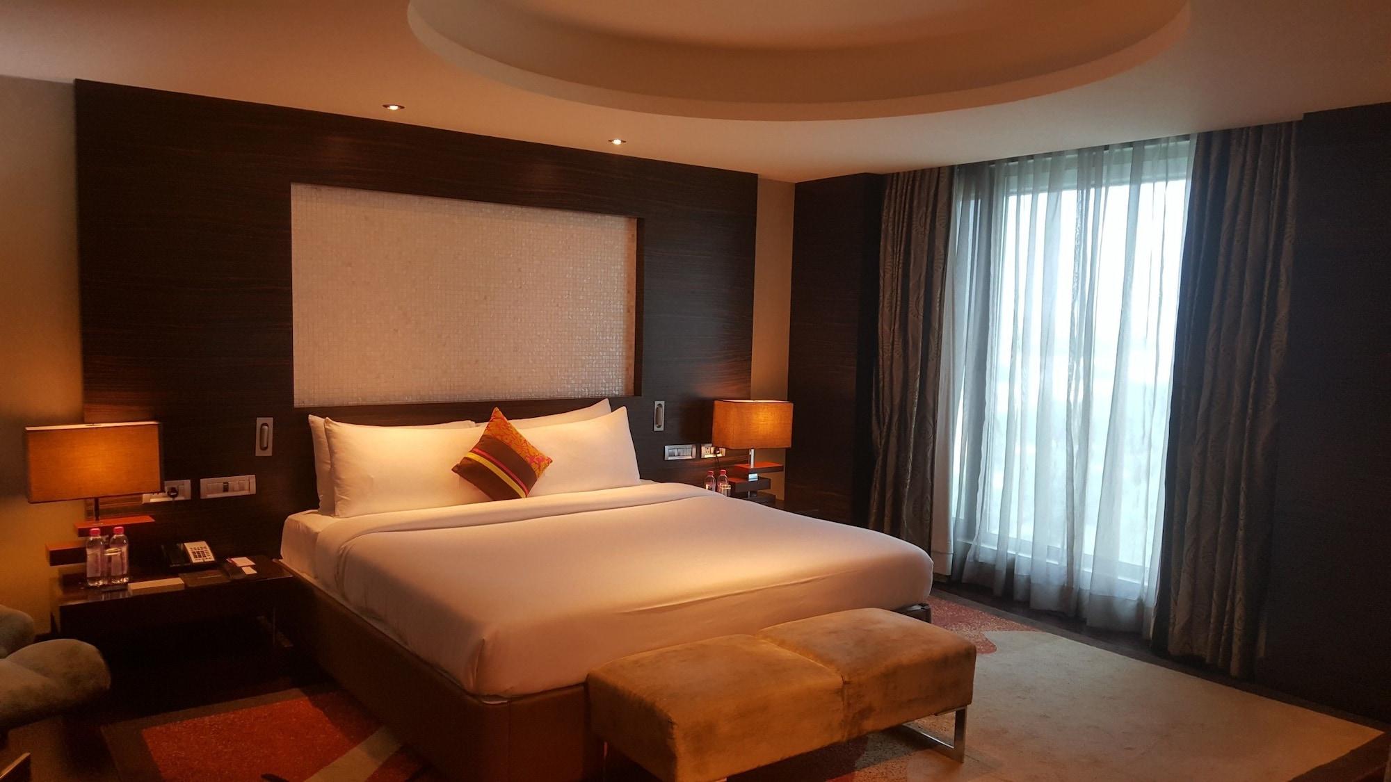 Hotel Vivanta Hyderabad, Begumpet Hyderabad