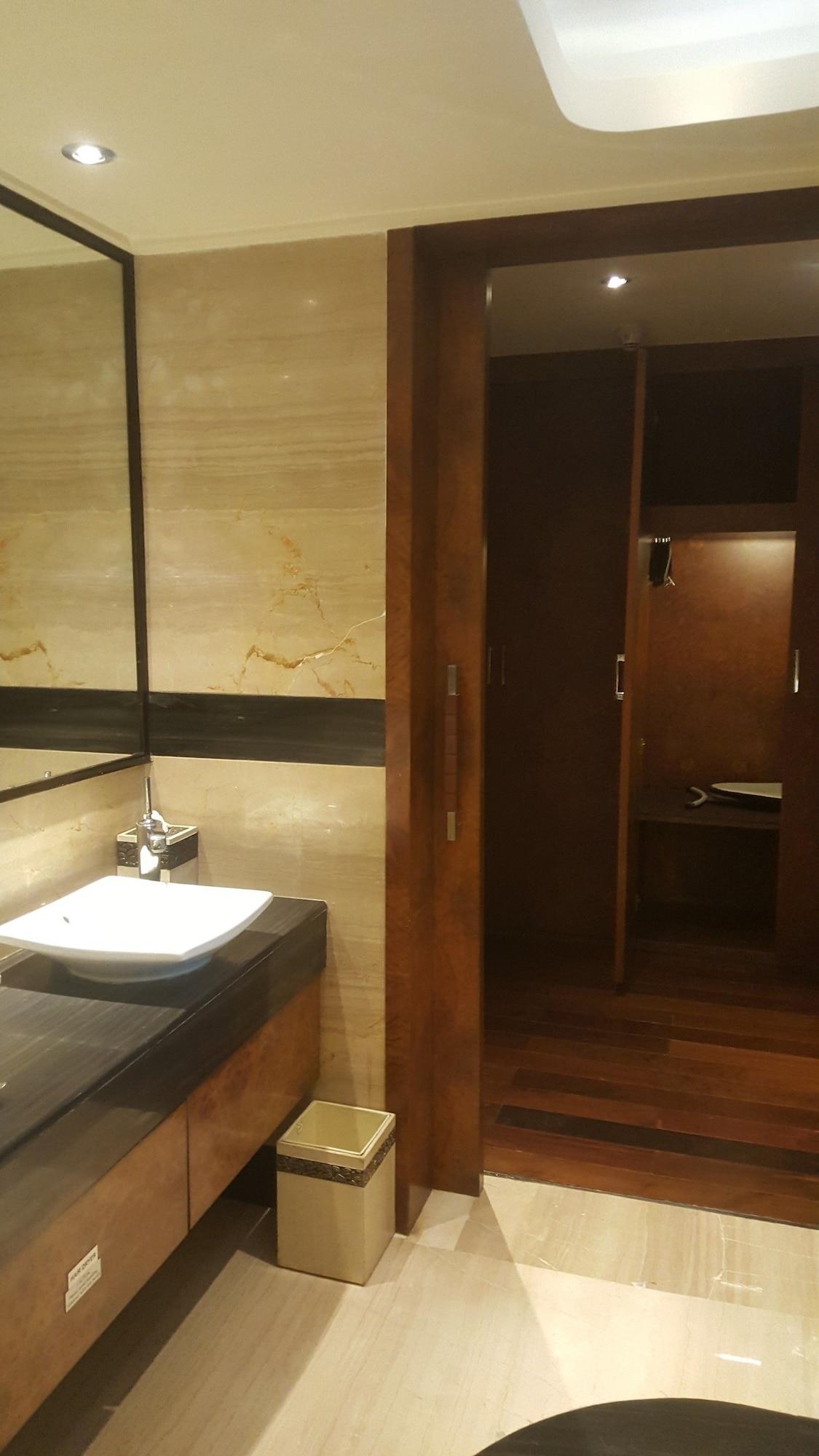 Vivanta Hyderabad, Begumpet Hotel Hyderabad