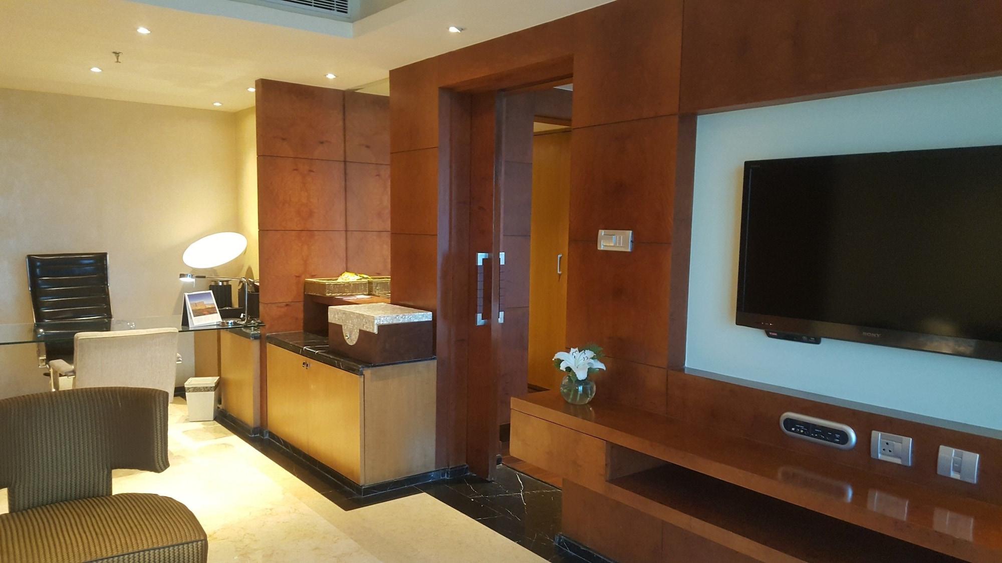 Vivanta Hyderabad, Begumpet Hotel Hyderabad