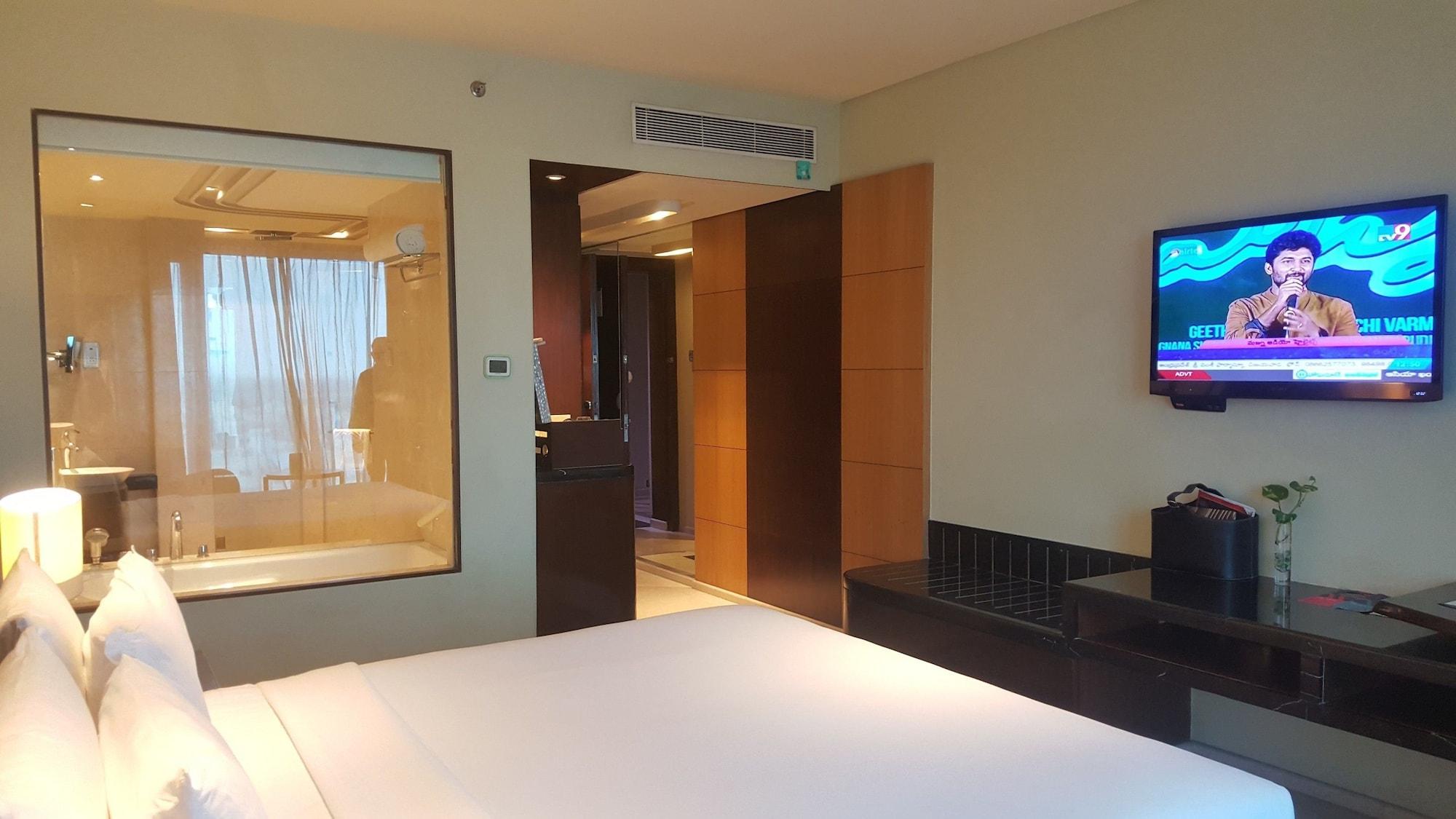 Vivanta Hyderabad, Begumpet