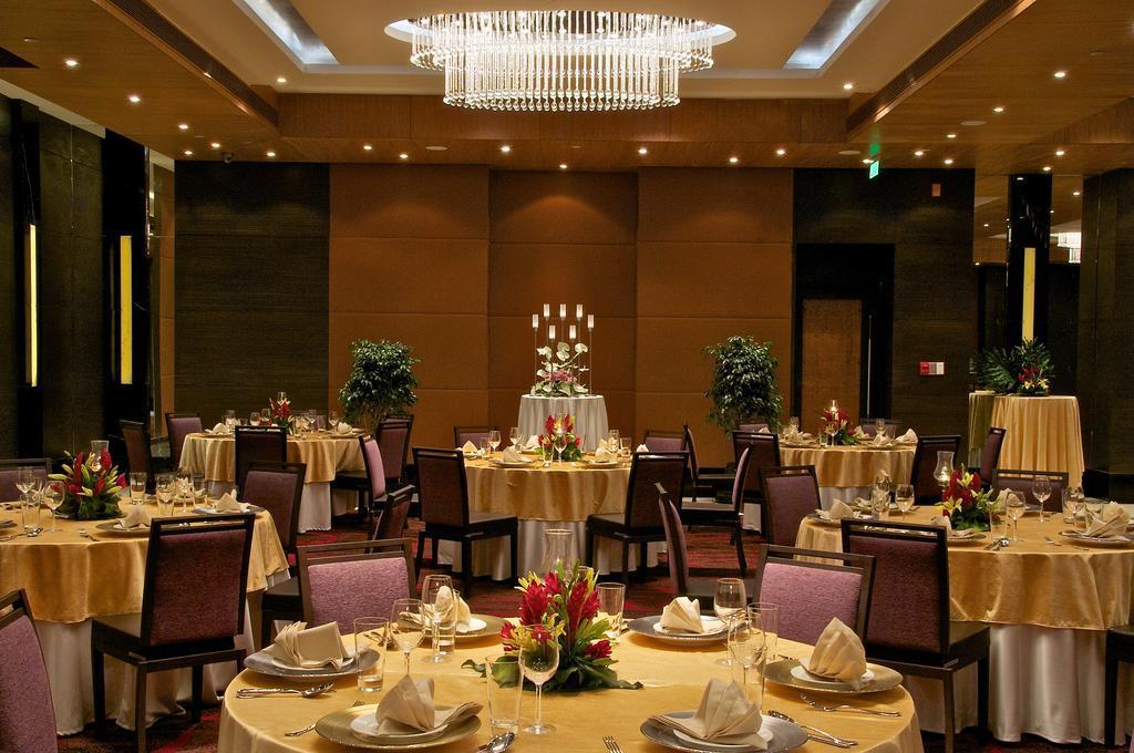 Vivanta Hyderabad, Begumpet Hotel