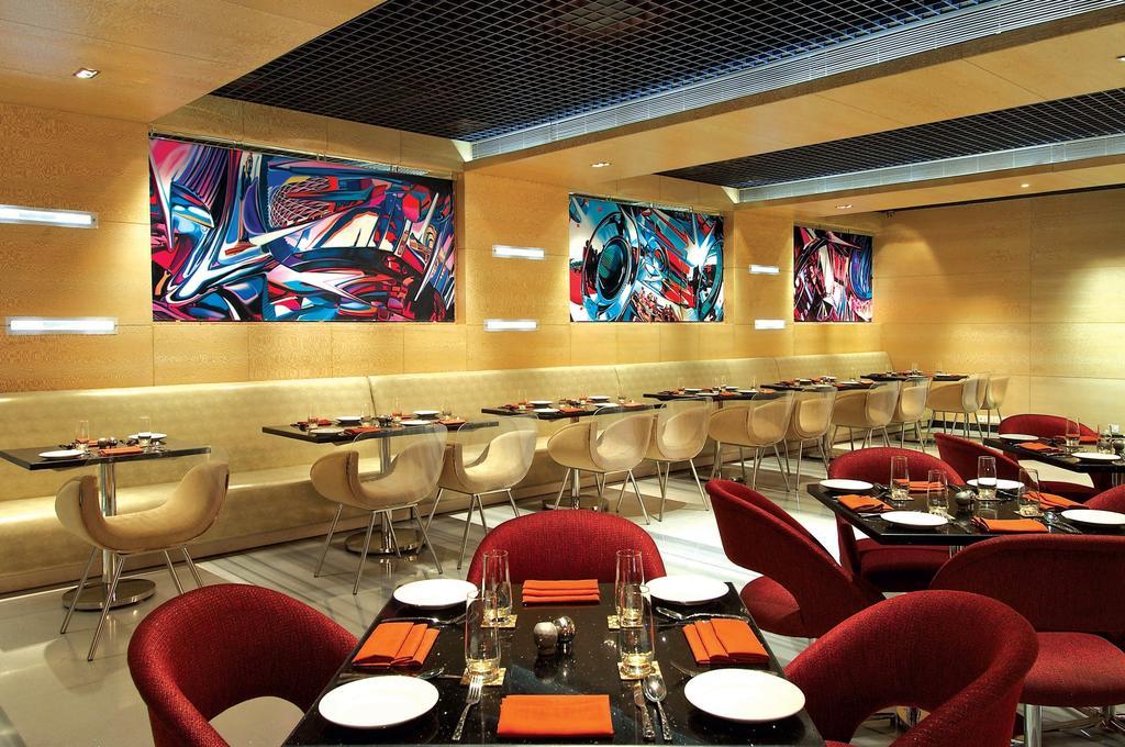 Vivanta Hyderabad, Begumpet Hotel 5*