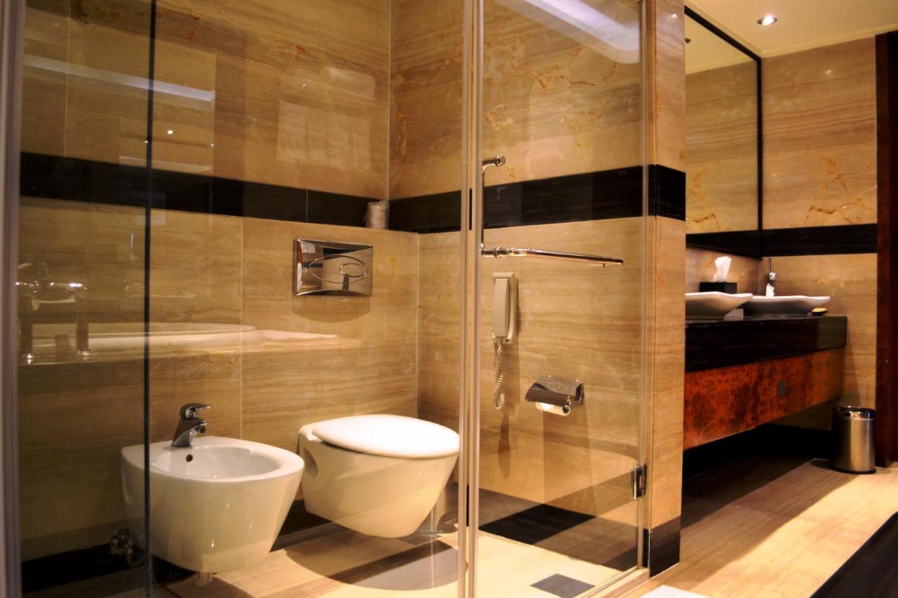 Vivanta Hyderabad, Begumpet Hotel 5*